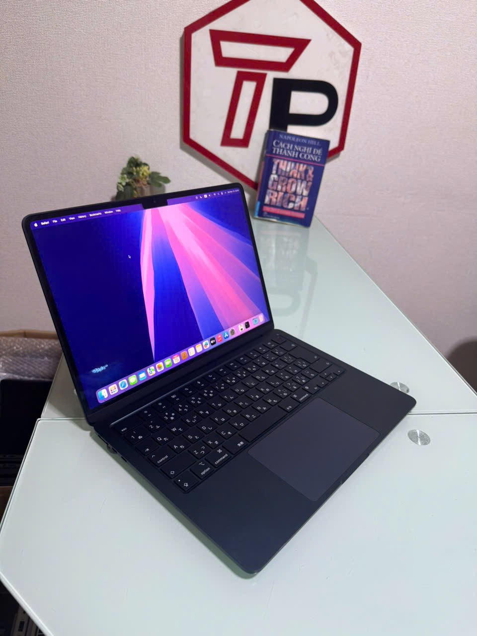 Macbook Air 2022 Midnight Black (Pin 100%) / Apple M2 / RAM 8GB